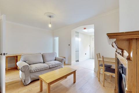 2 bedroom ground floor flat to rent, New Kent Road, London SE1