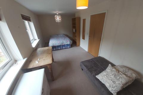 1 bedroom in a house share to rent, Tadros Court, High Wycombe HP13