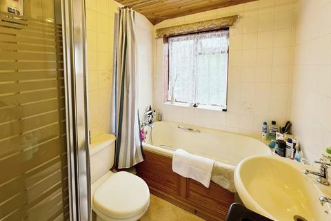 20 Bramblys Drive, Basingstoke, RG21 8UN