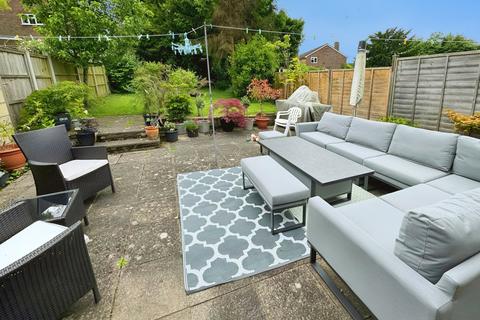 20 Bramblys Drive, Basingstoke, RG21 8UN