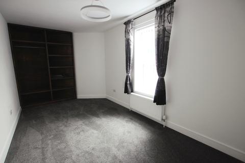 1 bedroom flat to rent, Lugsmore Lane, St Helens, WA10