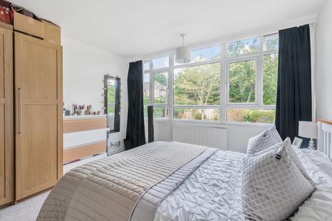 2 bedroom flat to rent, Kersfield Road Putney SW15