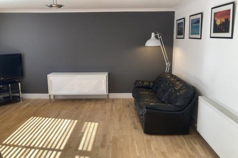 2 bedroom flat to rent, Claremont Grove, Aberdeen AB10