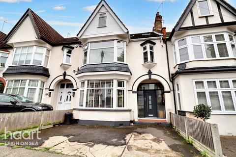 5 bedroom terraced house for sale, Oakleigh Park Drive, Leigh-On-Sea