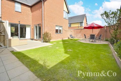 4 bedroom detached house for sale, Conroy Close, Norwich NR7