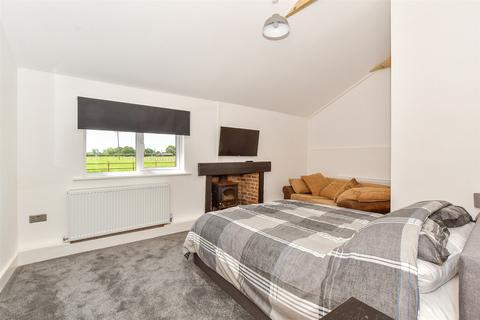 3 bedroom detached bungalow for sale, Hunton Road, Chainhurst, Marden, Kent