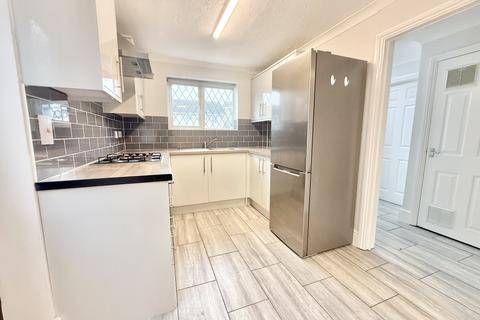 3 bedroom detached house to rent, Lark Road, Mildenhall, Suffolk, IP28