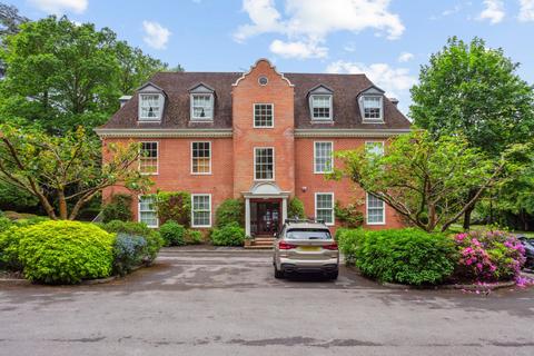 3 bedroom penthouse for sale, Hillside Park, Sunningdale, Ascot, Berkshire, SL5