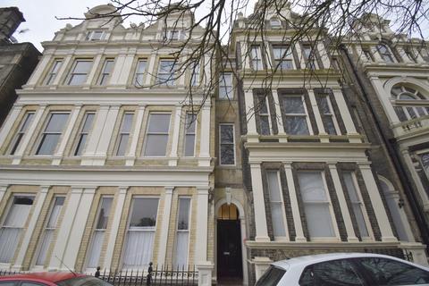 2 bedroom flat to rent, Castle Hill Rochester ME1