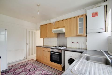 2 bedroom apartment to rent, Alexandra Avenue, Harrow HA2