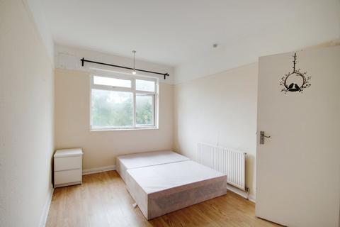 2 bedroom apartment to rent, Alexandra Avenue, Harrow HA2