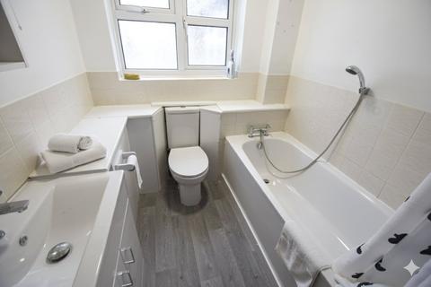 1 bedroom apartment to rent, Webbscroft Road, Essex RM10