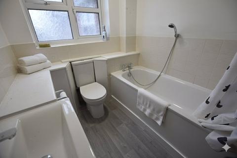 1 bedroom apartment to rent, Webbscroft Road, Essex RM10