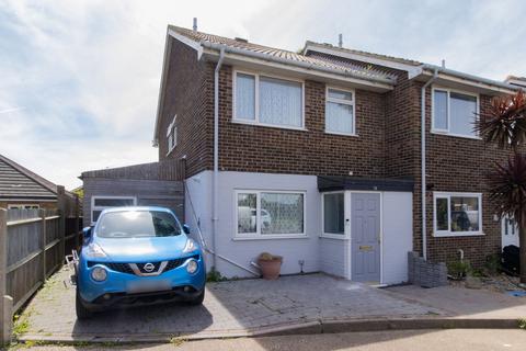 4 bedroom end of terrace house for sale, St. Francis Close, Margate, CT9