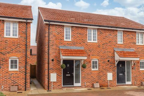 2 bedroom semi-detached house for sale, Curie Close, Crawley RH10