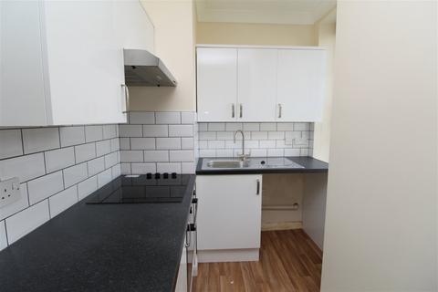 1 bedroom apartment to rent, Higher Erith Road, Torquay