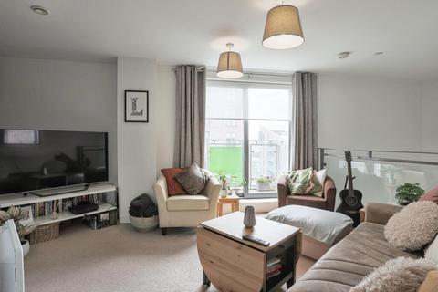 2 bedroom flat for sale, Cross Green Lane, Leeds, LS9