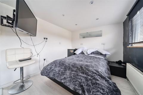 25 Page Close, Bean, Dartford, DA2 8BX