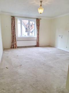 2 bedroom flat for sale, Hoskins Road, Oxted RH8