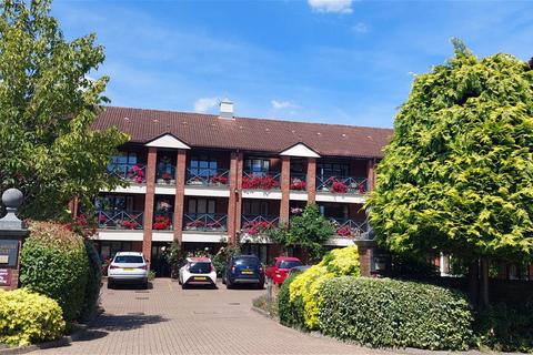 2 bedroom flat for sale, Hoskins Road, Oxted RH8