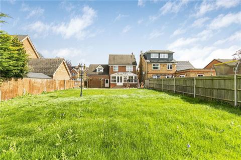 4 bedroom detached house to rent, Thorpeside Close, Staines-upon-Thames, Surrey, TW18