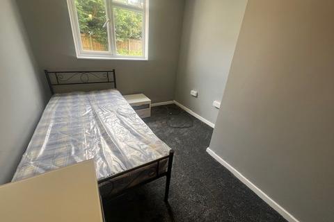 1 bedroom in a house share to rent, Richmond Park Road, Bournemouth, BH8