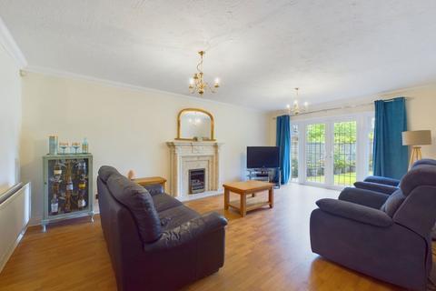 5 bedroom detached house for sale, Lemmington Way, Horsham RH12