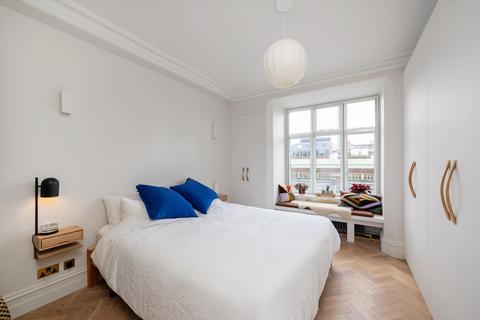 2 bedroom flat for sale, Hallam Street, London, W1W