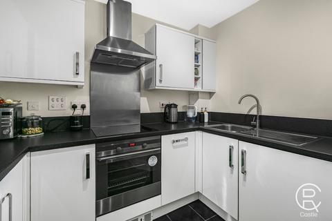 1 bedroom ground floor flat for sale, Golden Manor, Hanwell, LONDON, W7