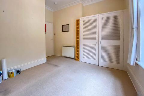 Studio to rent, Undercliff Road, Boscombe Spa, Bournemouth