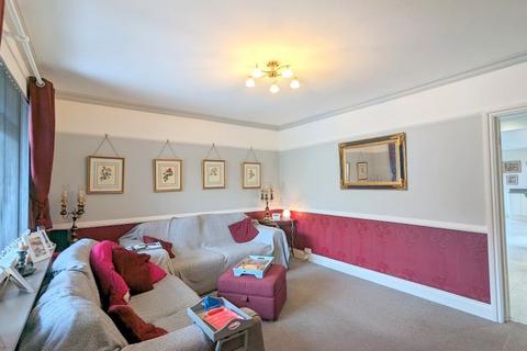 3 bedroom terraced house for sale, Northumberland Crescent, Feltham, TW14