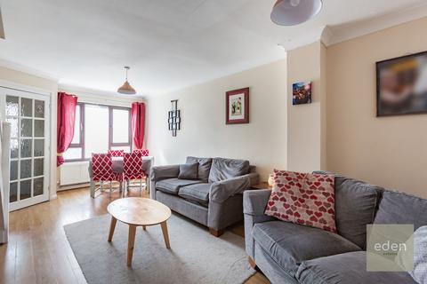 2 bedroom end of terrace house for sale, Alfred Close, Chatham, ME4