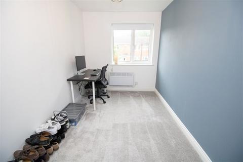 72 Banbrook Close, Solihull, B92 9NE
