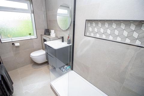 72 Banbrook Close, Solihull, B92 9NE