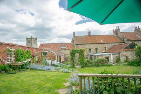 6 Crown Square, Kirkbymoorside, York, YO62 6AY