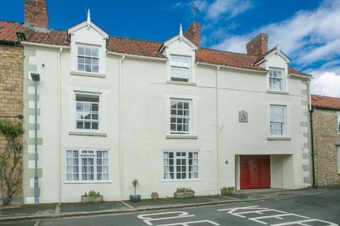 6 Crown Square, Kirkbymoorside, York, YO62 6AY