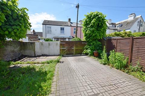 2 bedroom terraced house to rent, Nyewood Place, Bognor Regis, PO21