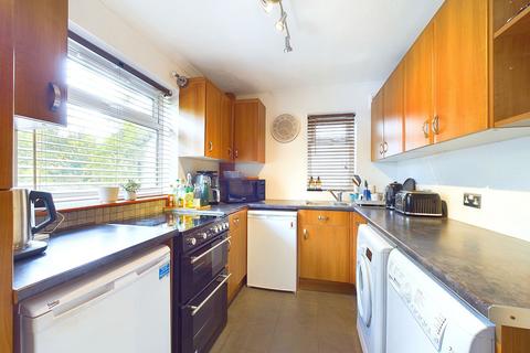 2 bedroom apartment to rent, Wexham Street, Stoke Poges, SL3