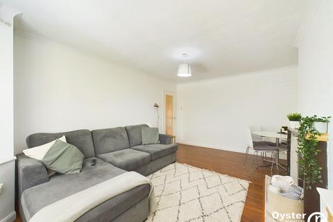 2 bedroom apartment to rent, Wexham Street, Stoke Poges, SL3