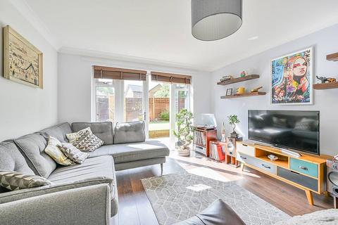 2 bedroom flat for sale, Downside Walk, Brentford, TW8