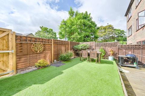 2 Downside Walk, Brentford, TW8 8DN