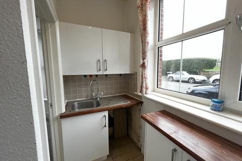 2 bedroom apartment to rent, Claremont Road, Seaford BN25