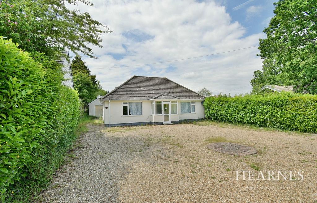 Ameysford Road, Ferndown, BH22 3 bed detached bungalow for sale £375,000