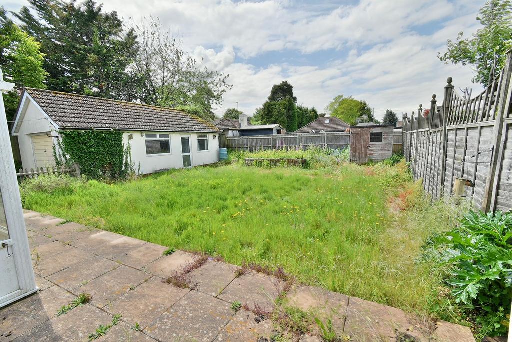 Ameysford Road, Ferndown, BH22 3 bed detached bungalow for sale £375,000