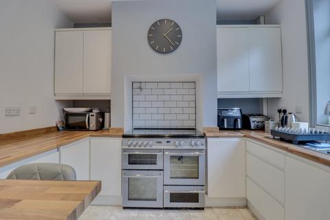 3 bedroom terraced house for sale, Beckbury Street, Farsley, Pudsey, West Yorkshire, LS28