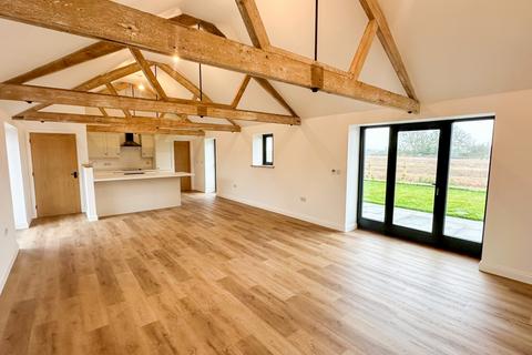 2 bedroom barn conversion to rent, Rackham's Corner, Blundeston, Suffolk.