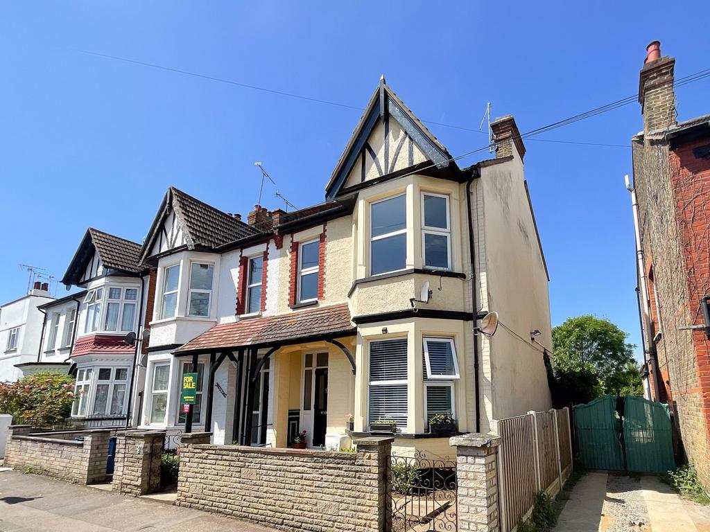 WestcliffonSea SS0 2 bed flat for sale £250,000