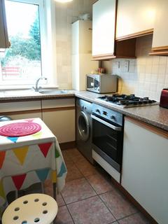 2 bedroom flat to rent, 2607L – Prestonfield Terrace, Edinburgh, EH16 5EE