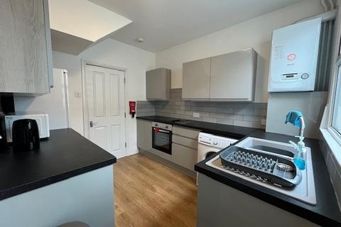 4 bedroom terraced house to rent, Stangray Avenue, Plymouth PL4