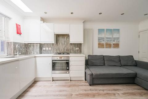 2 bedroom flat to rent, High Road, N22, Turnpike Lane, London, N22